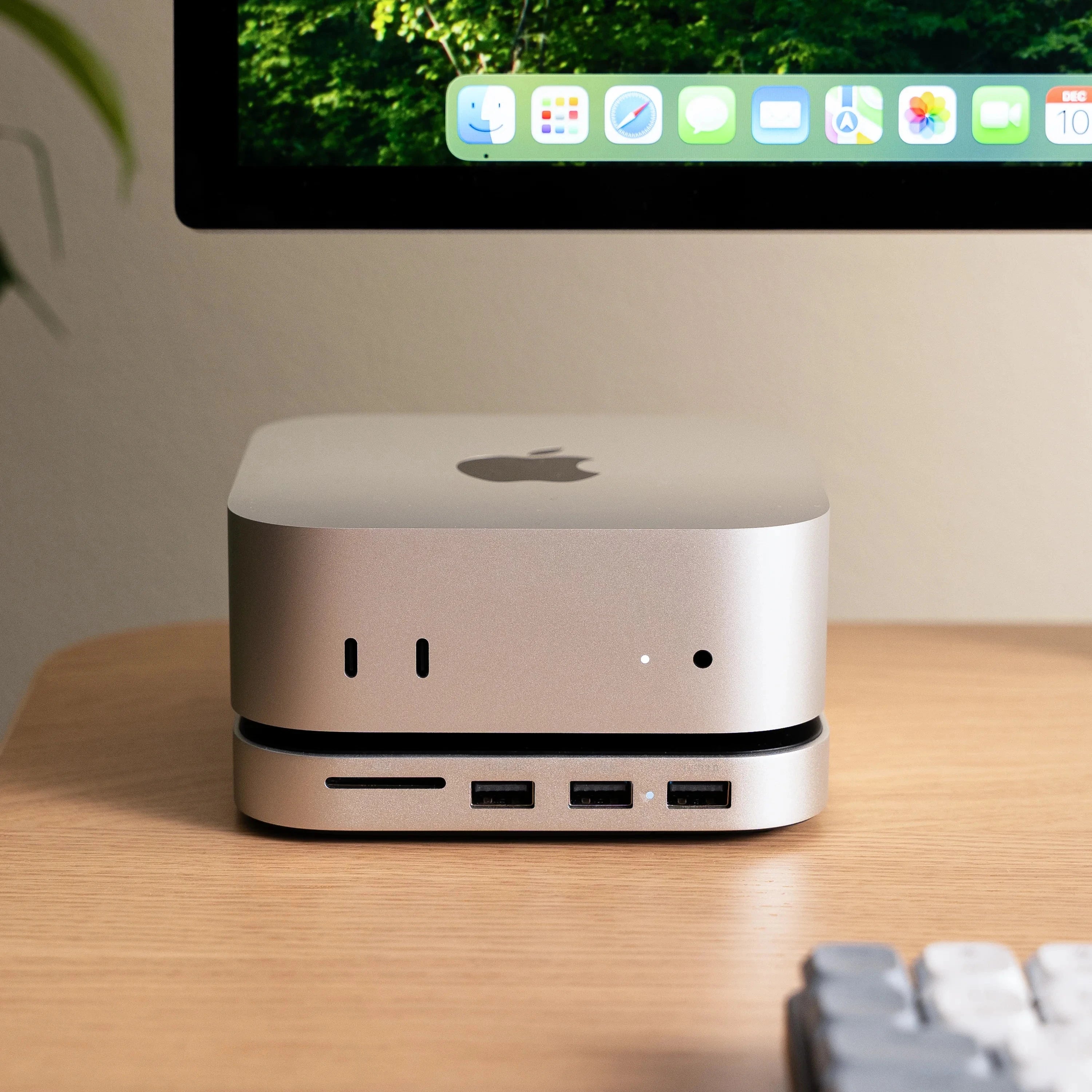 Satechi Mac Mini M4 Stand & Hub with SSD Enclosure – Expercom