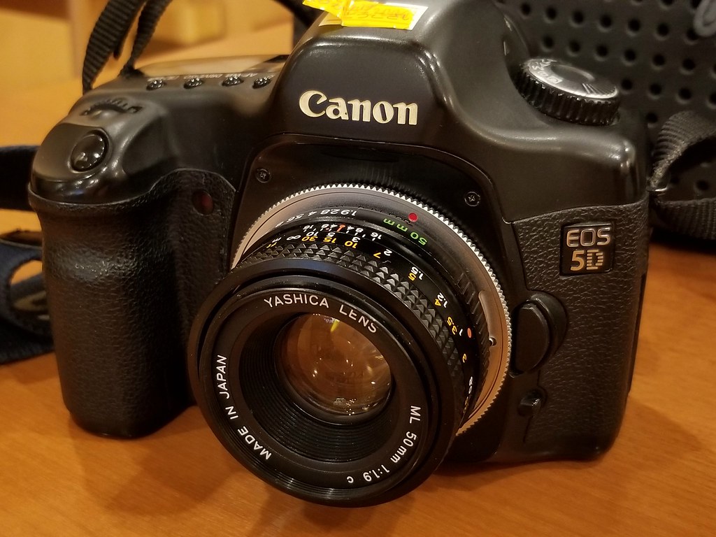 オールドレンズとEOS 5D】YASHICA ML 50mm F1.9cはチープな作りながら