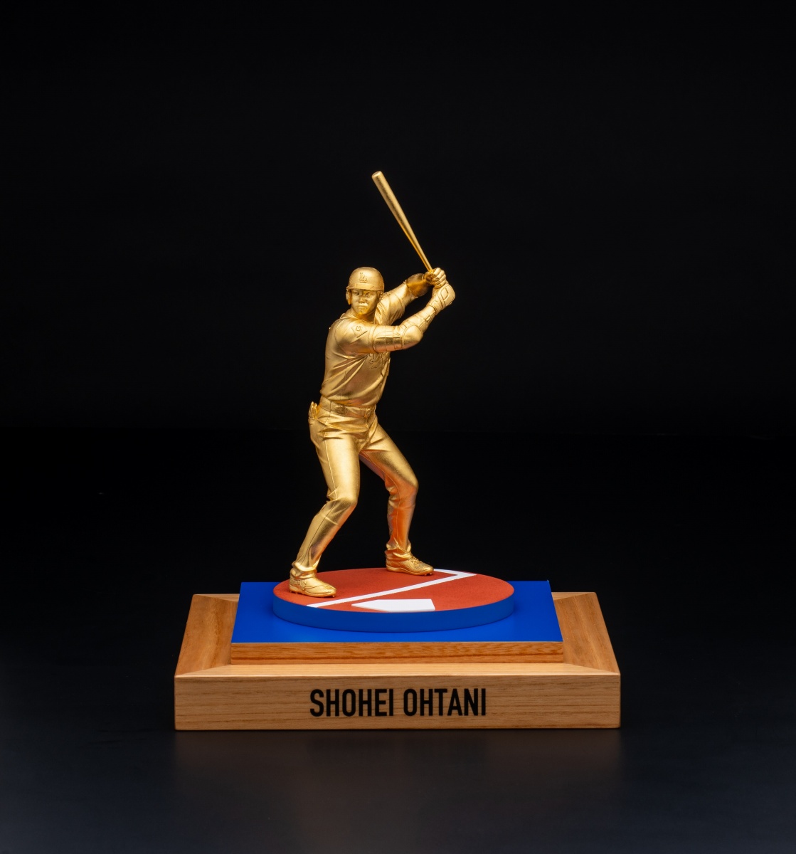 価格は5500万円…大谷翔平選手の等身大の黄金像を大阪で展示へ 金箔1550