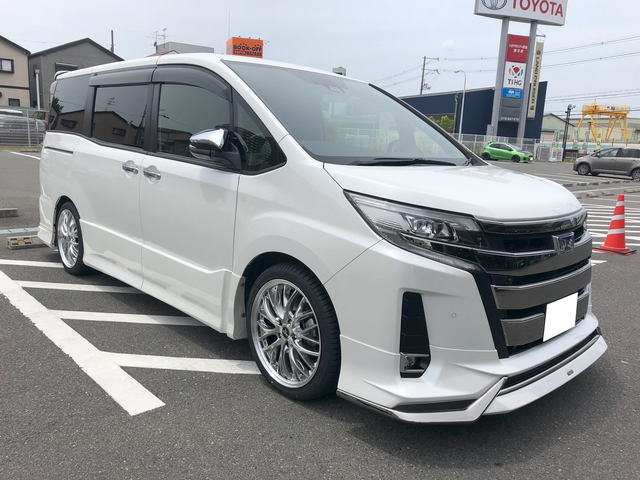 ノア(NOAH) 80系 ZWR80G、ZWR80W(80系) | 装着ギャラリー | カーポート