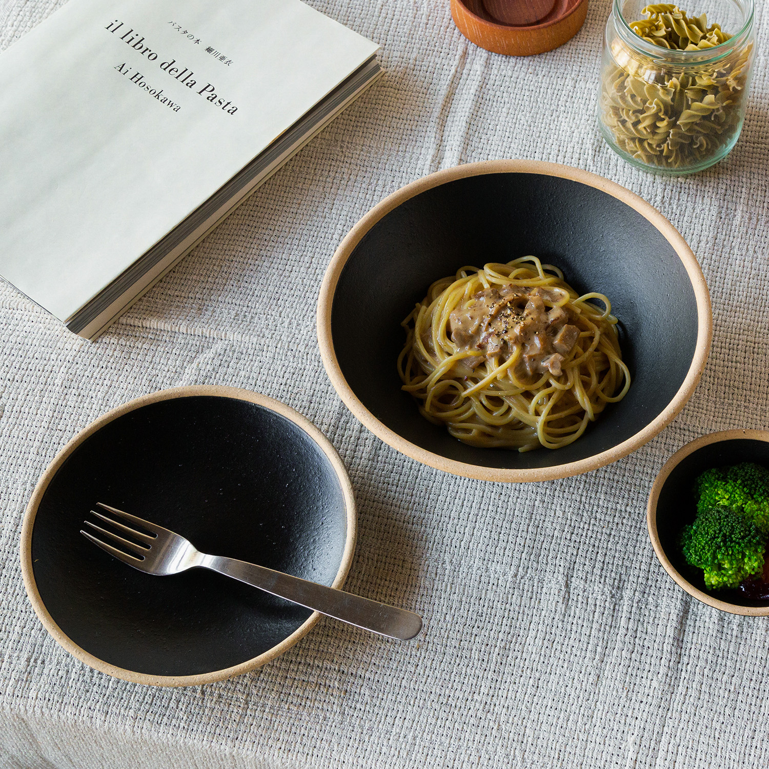 Standard Edition｜玄マット 玉6号皿｜西海陶器 | SAIKAI B-SHOP｜西海