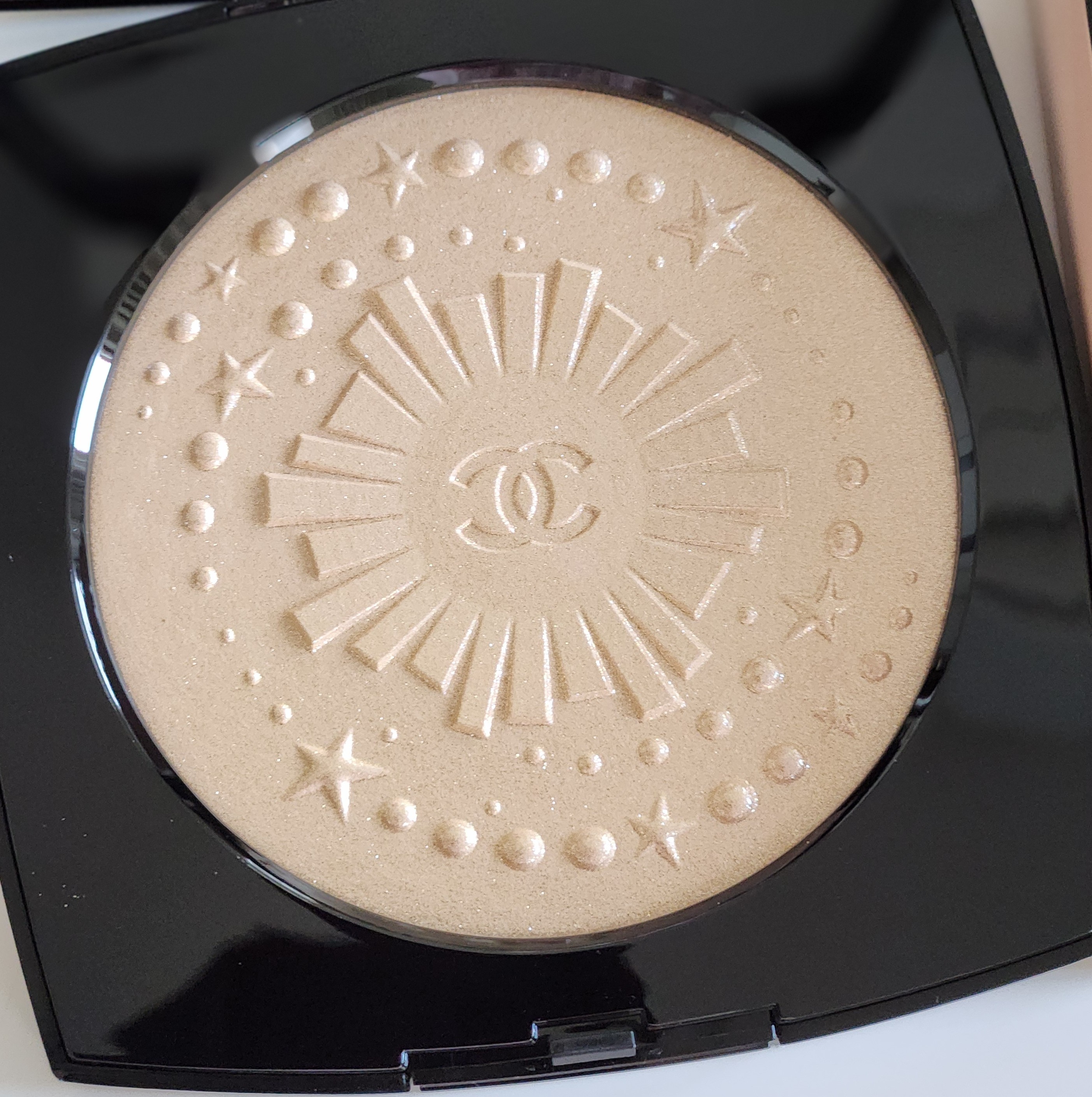 シャネル / ダイヤモンド ダスト ドゥ シャネルの公式商品情報｜美容