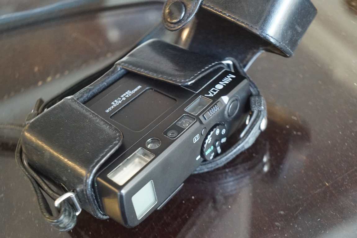 Minolta TC-1, limited black edition in leather case - Fotohandel