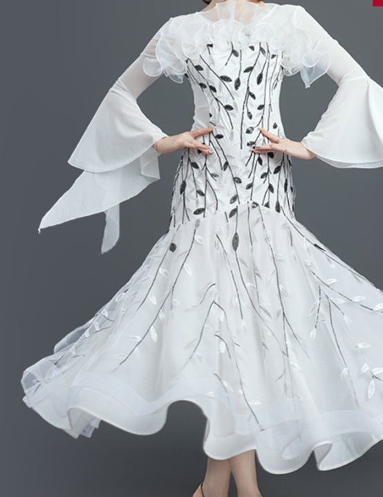 洗練された白で魅せる！社交ダンスドレスおすすめ10選 - 社交 ダンス