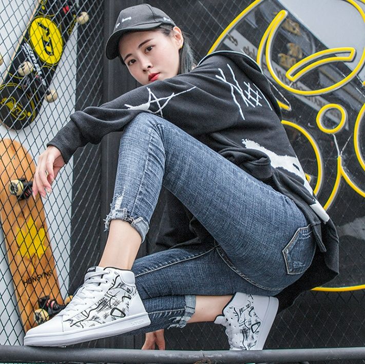 アートな足元】グラフィック ハイカットスニーカー | モノトーン