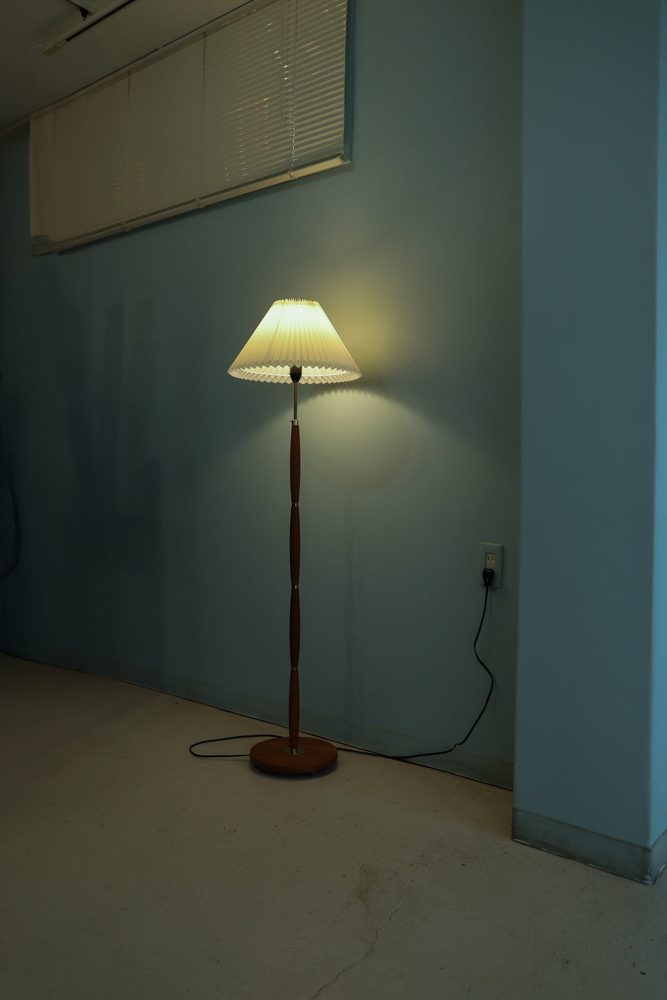 デンマークヴィンテージ フロアスタンドライト 間接照明 チーク材 北欧