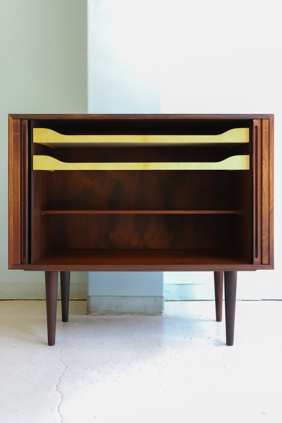 カイ・クリスチャンセン キャビネット 蛇腹扉 ローズウッド材