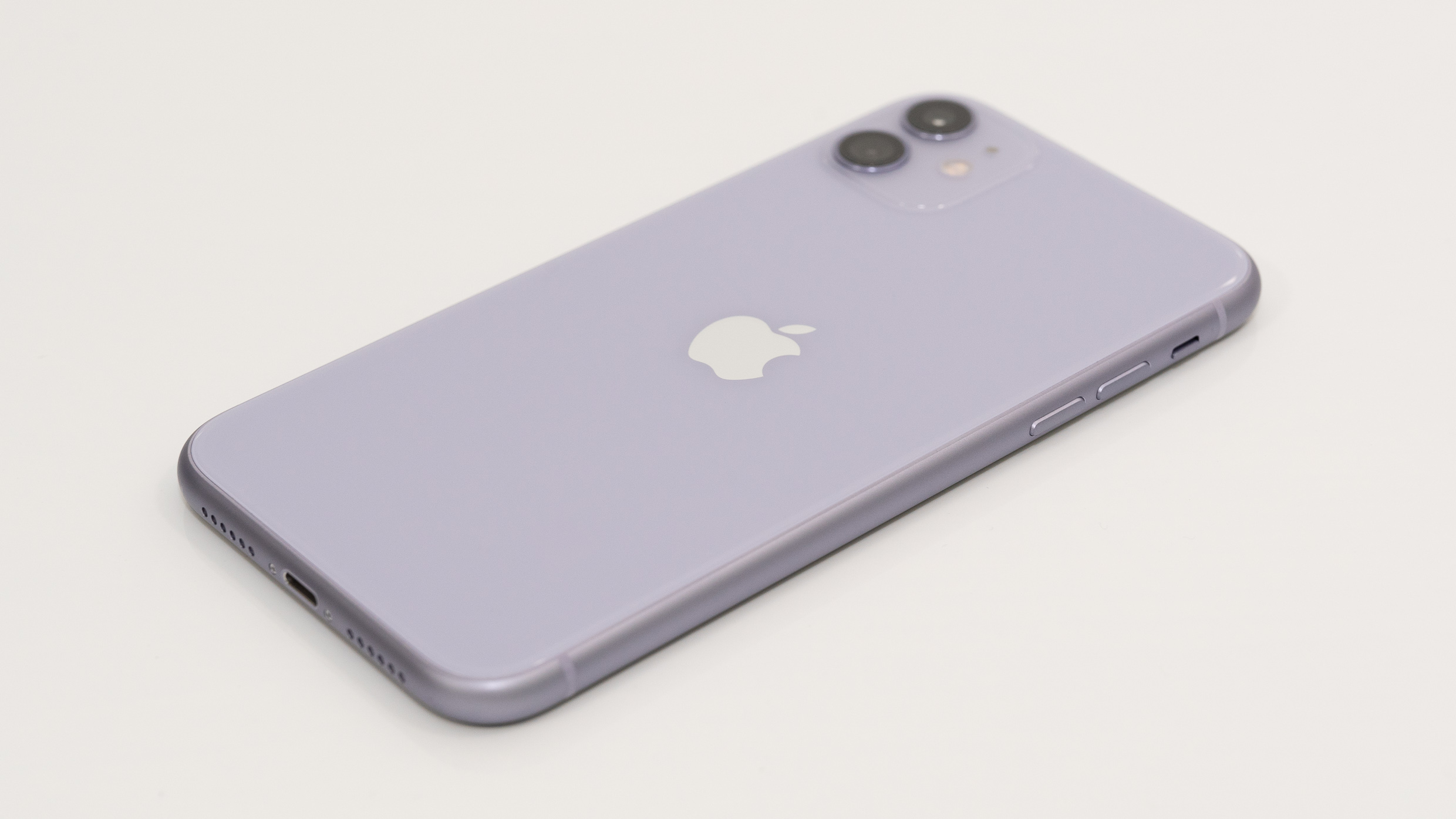 iPhone史上初の「紫」登場、iPhone 11のパープルが想像以上に良い色