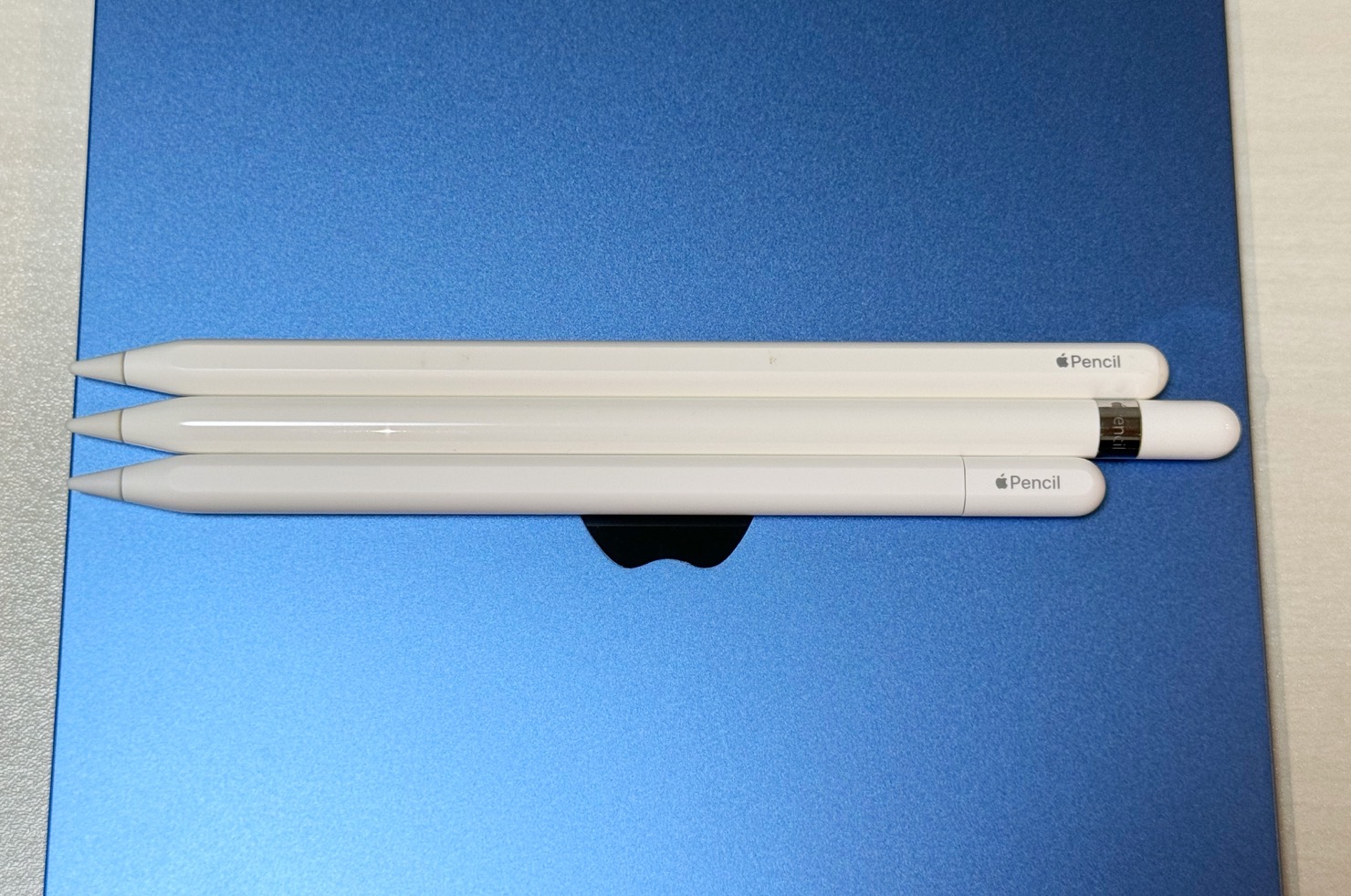 Apple Pencil(USB-C)、誰にオススメ？実機で充電方法や書き心地を試し