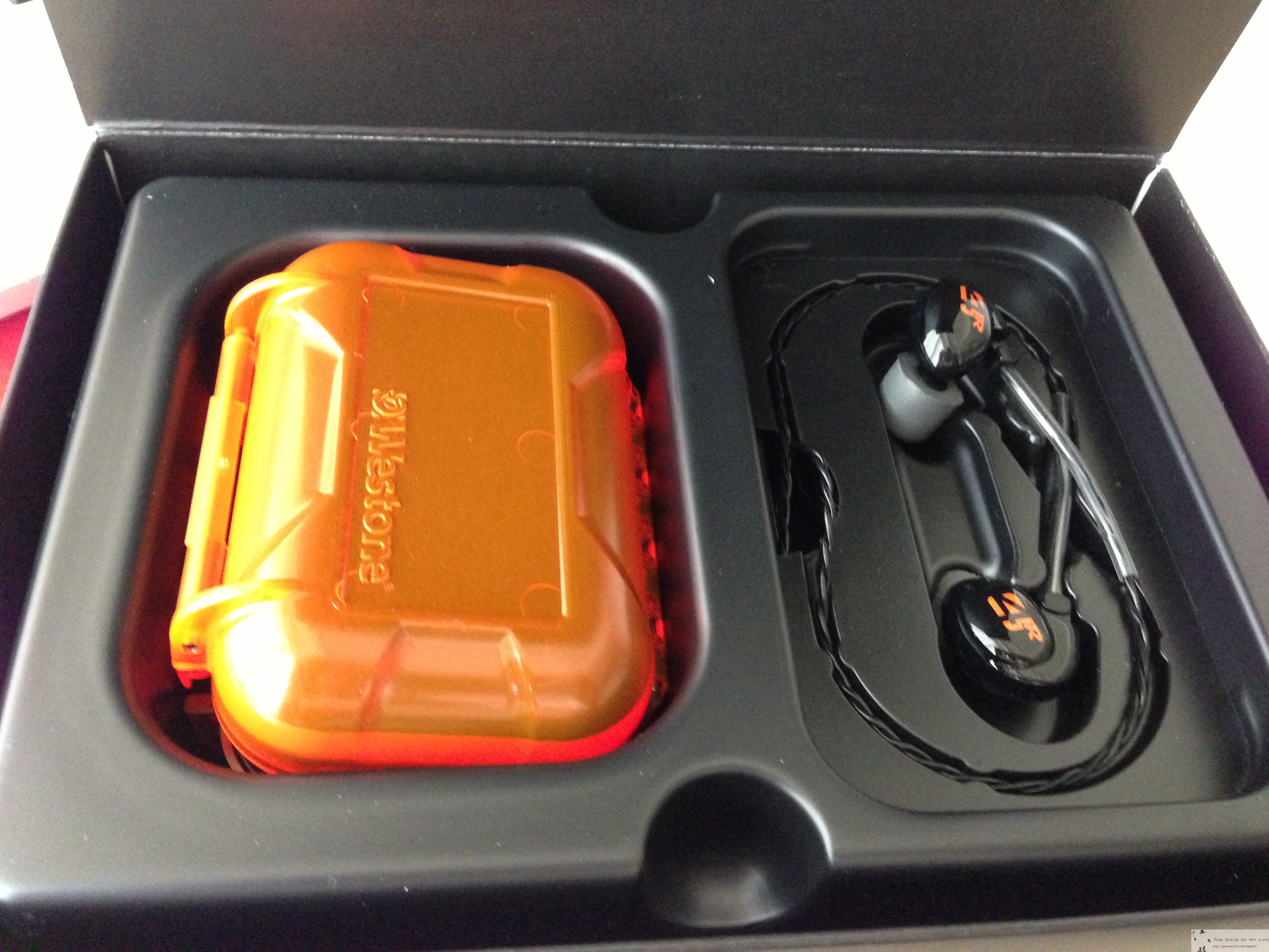 イヤフォン Westone 4R レビュー | The Days of My Life