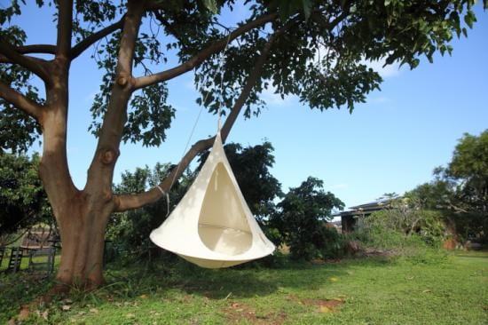 可愛らしいフォルムのリラックススペース！Cacoonハンモックテント