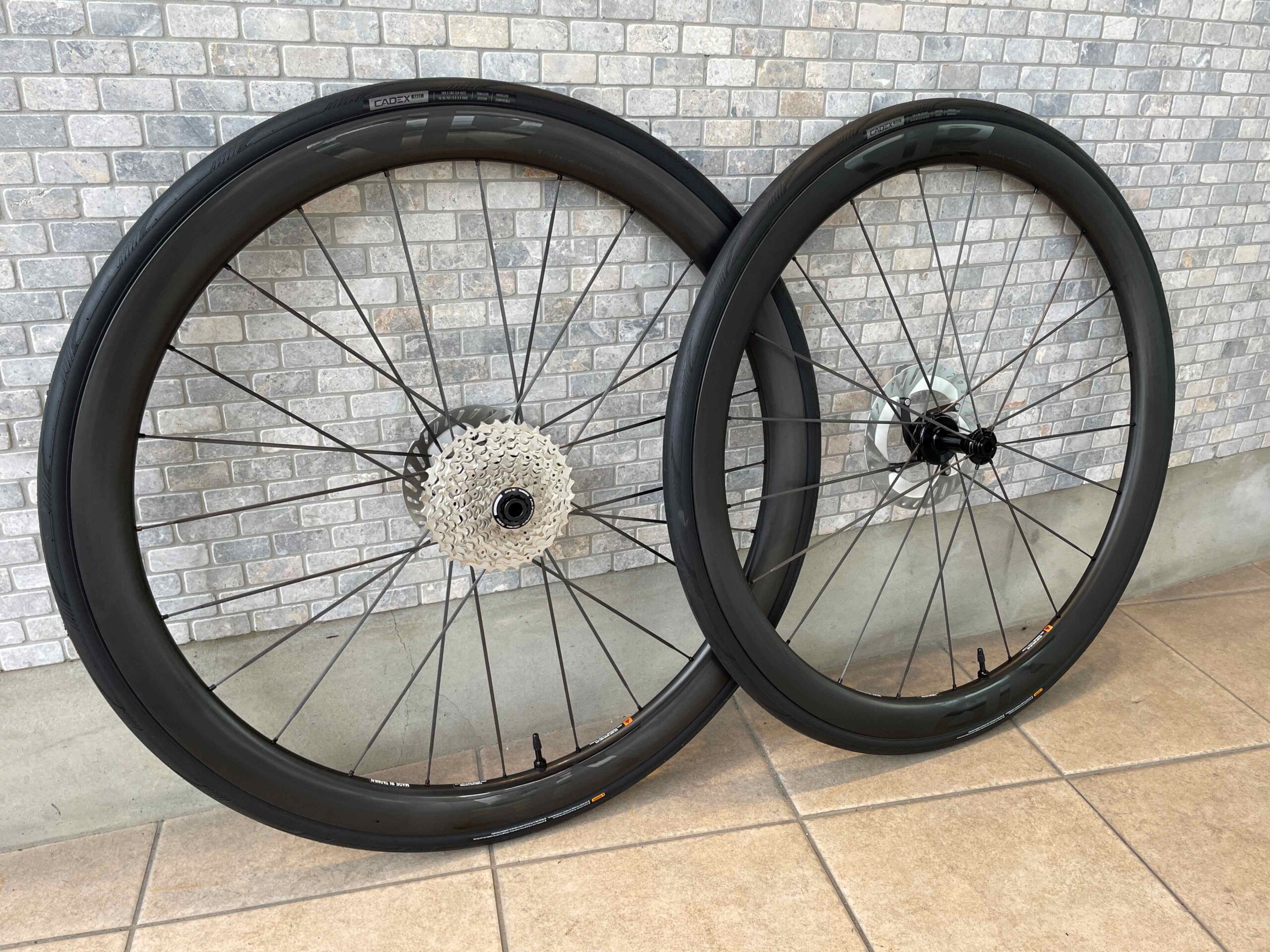 耳垢] Giant SLR1 HOOKLESS カーボンリム内幅19mm 未使用品