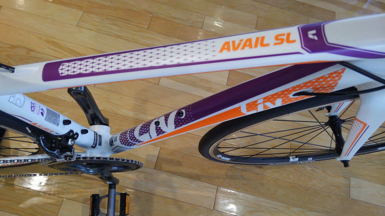 Liv」軽さが魅力の【AVAIL SL】でロードバイクデビューを