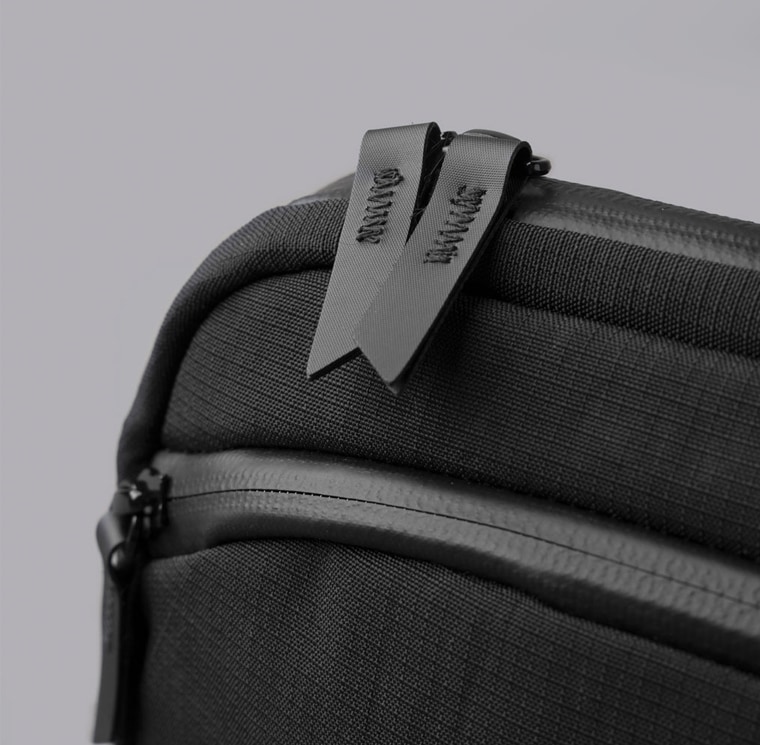 FLIGHT SLING 2L AXOFLUX | SLING & SHOULDER | 【公式】ALPAKA (アルパカ)