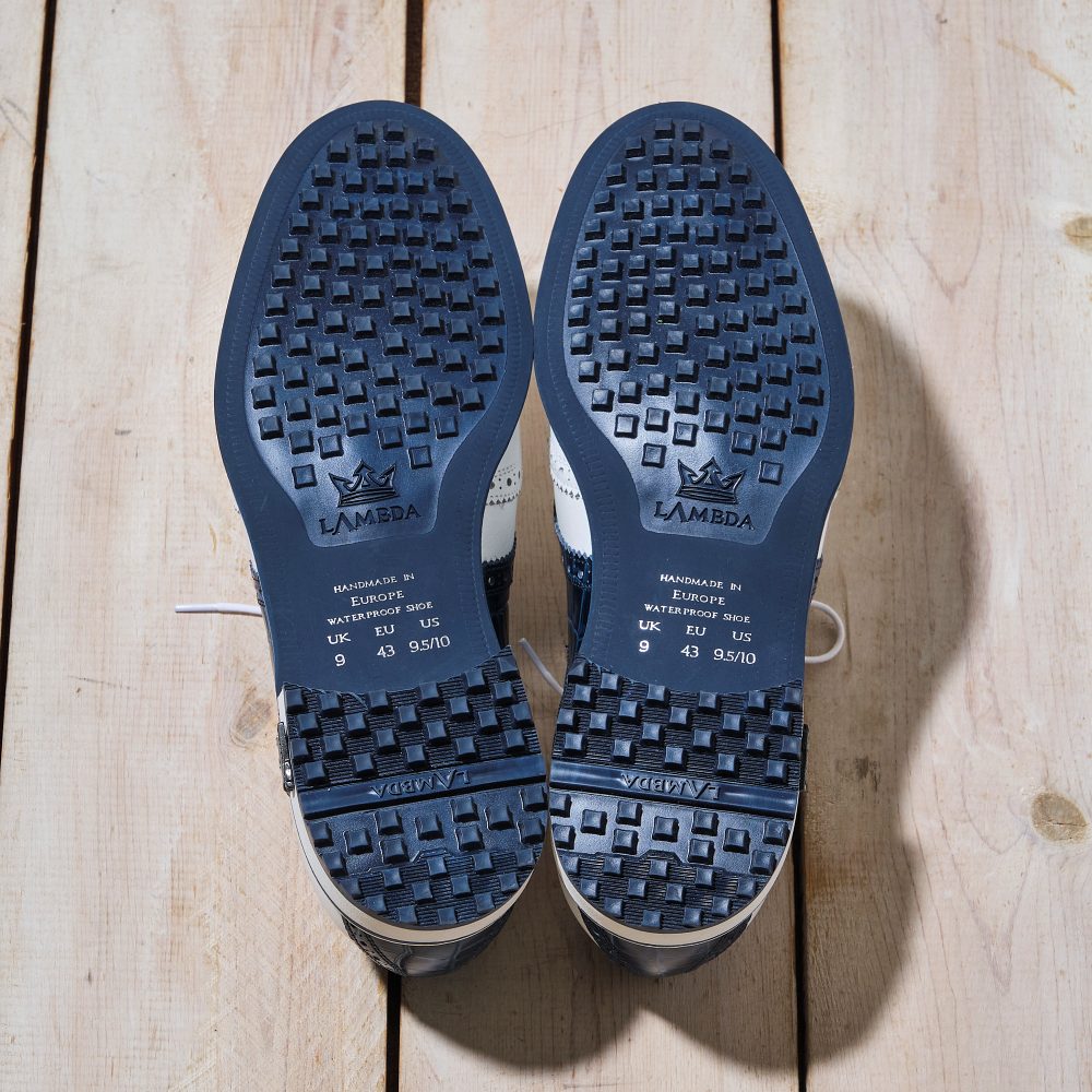 軽くて柔らかいのに、見た目は正統派スパイクレス】LAMBDA(ラムダ