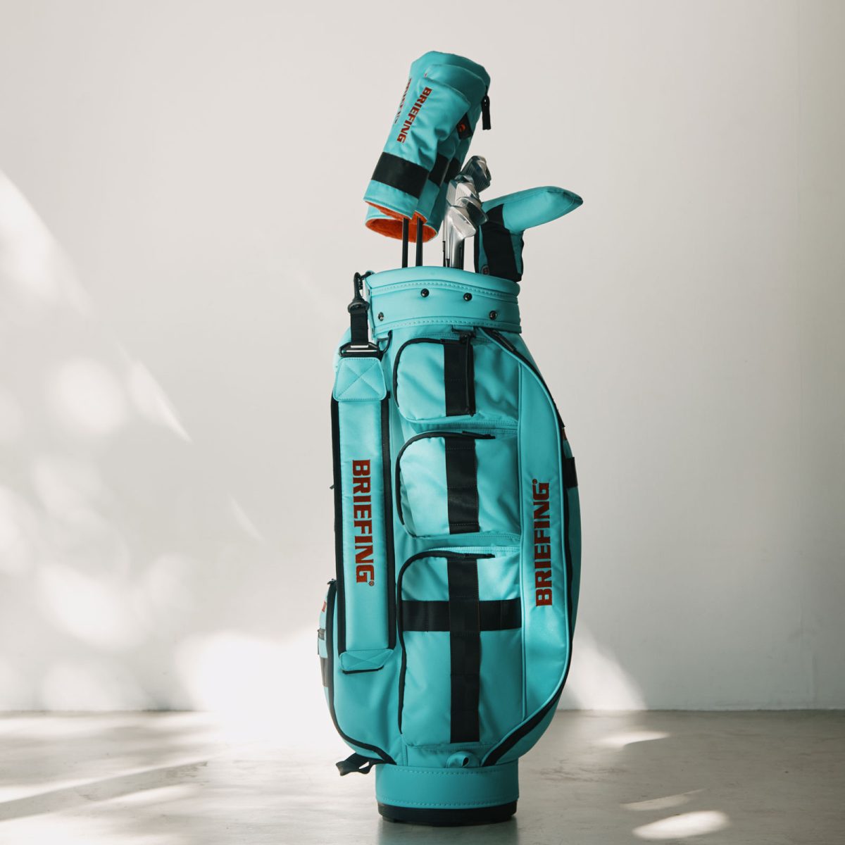 即完売必至の犬型ヘッドカバーはギフトに最適！ 「ブリーフィング