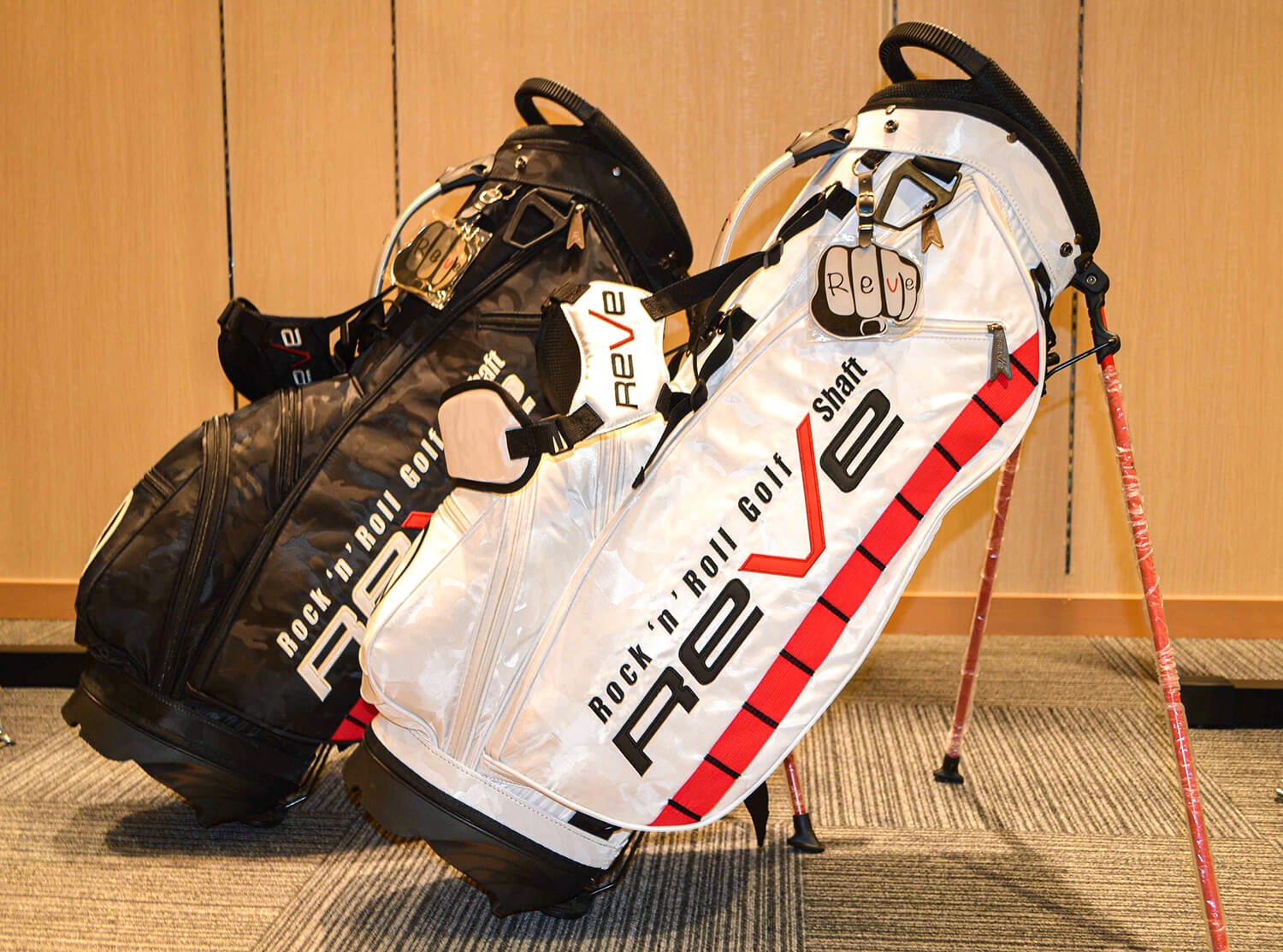 REVEからROCKデザインを全面的にフューチャーしたスタンドキャディ