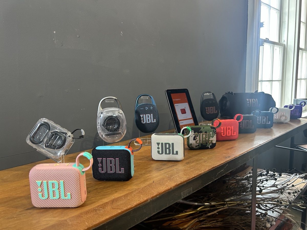 コンパクトスピーカー「JBL GO4」野外でも安心な防水 | Cheer up GROOMEN