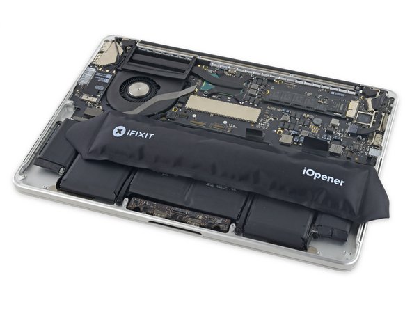 MacBook Pro 13インチ Retina Display Early 2015 のバッテリーの交換