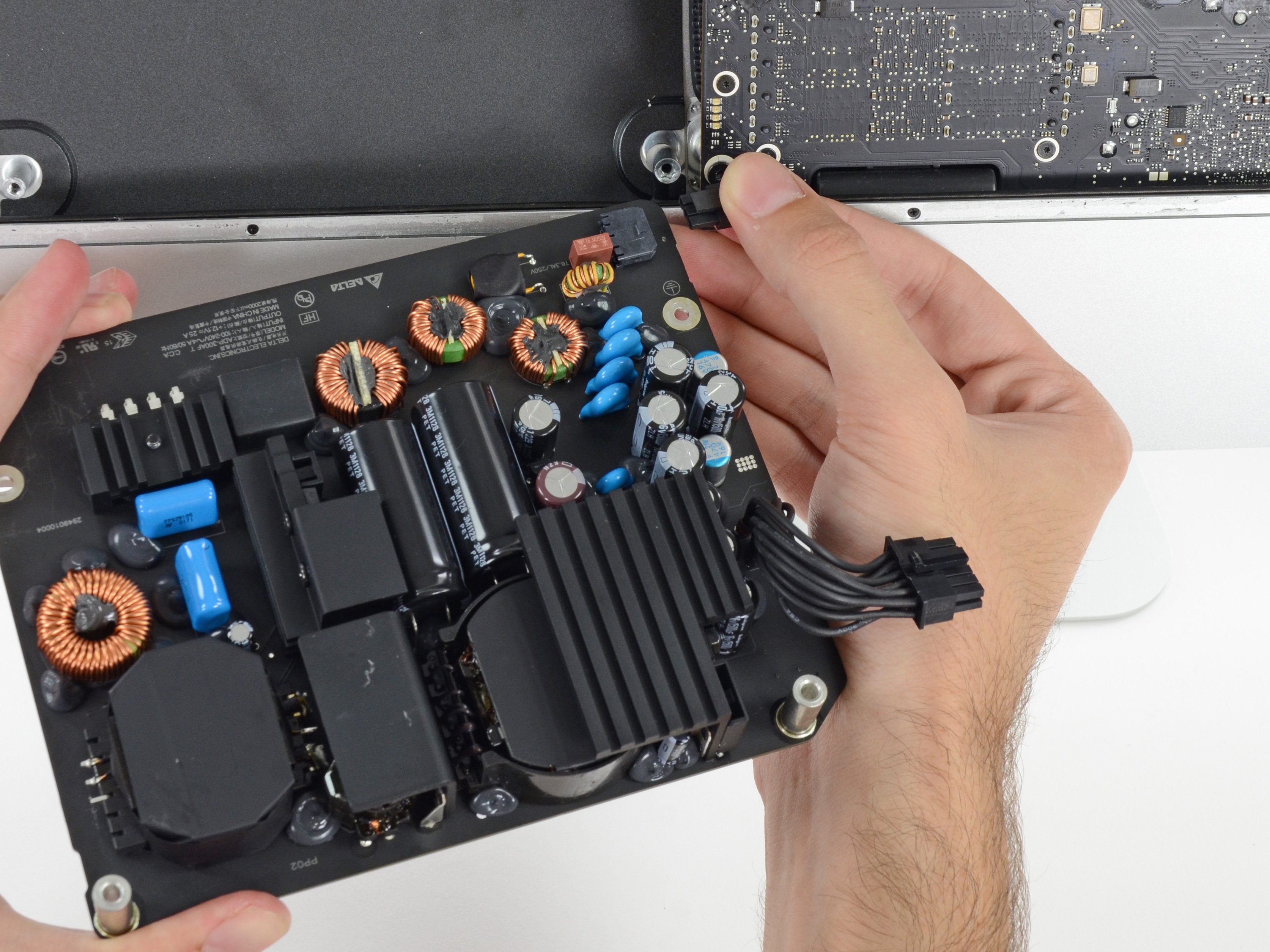 iMac Intel 27インチ Retina 5K 電源の交換 - iFixit 修理ガイド