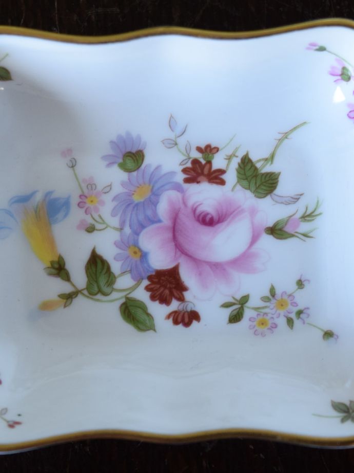 英国アンティークの小さなお皿、ロイヤルクラウンダービー（DERBY