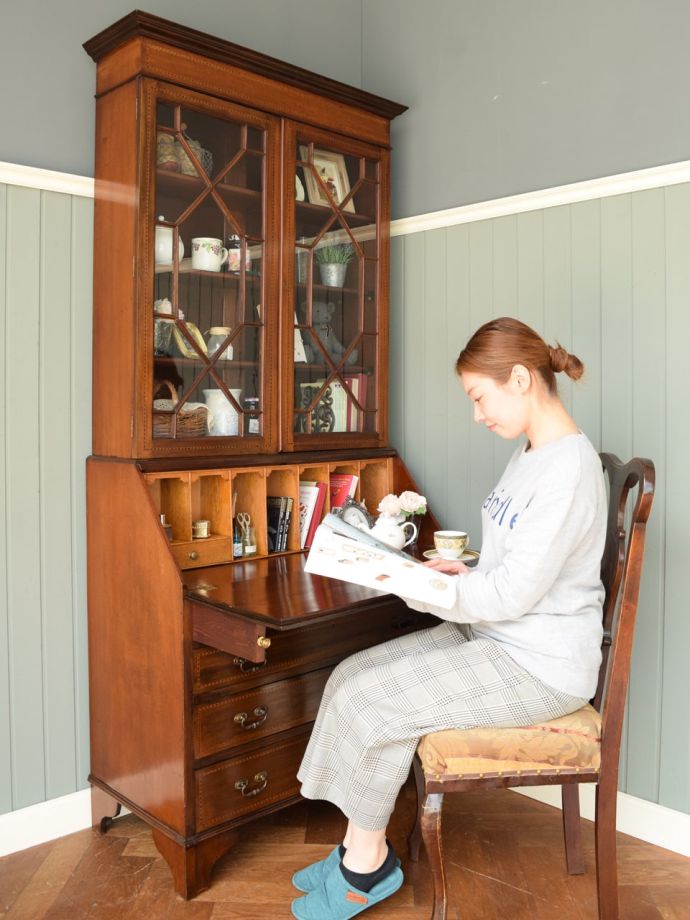 英国アンティークのチッペンデールスタイルの家具、アンティークの