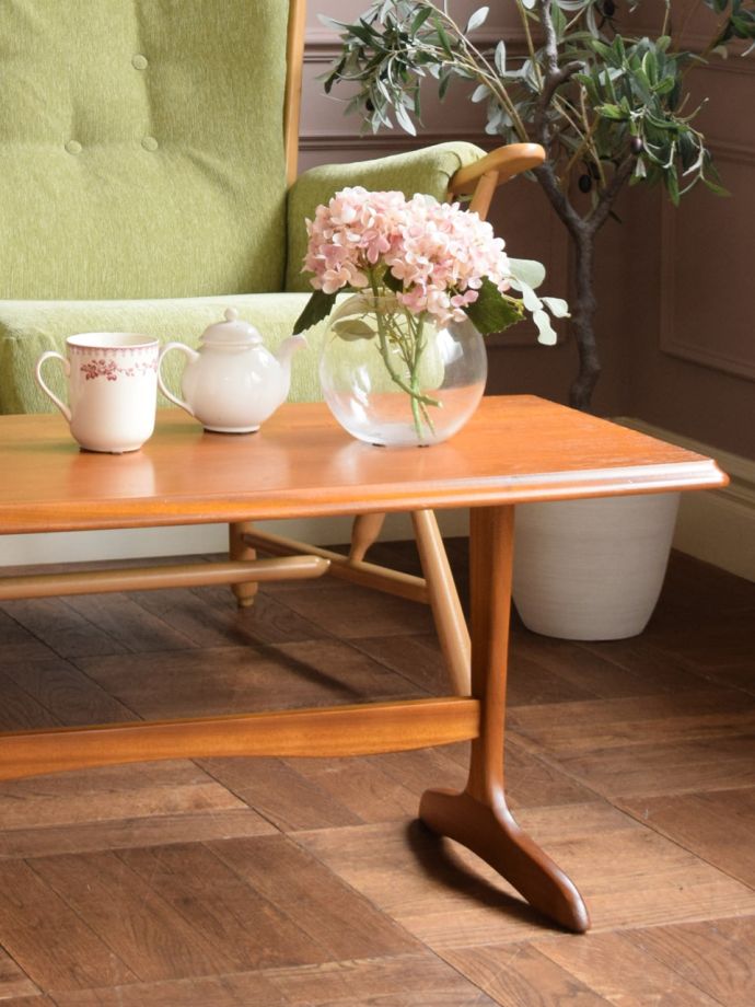 北欧スタイルのヴィンテージテーブル、ミッドセンチュリーのコーヒー