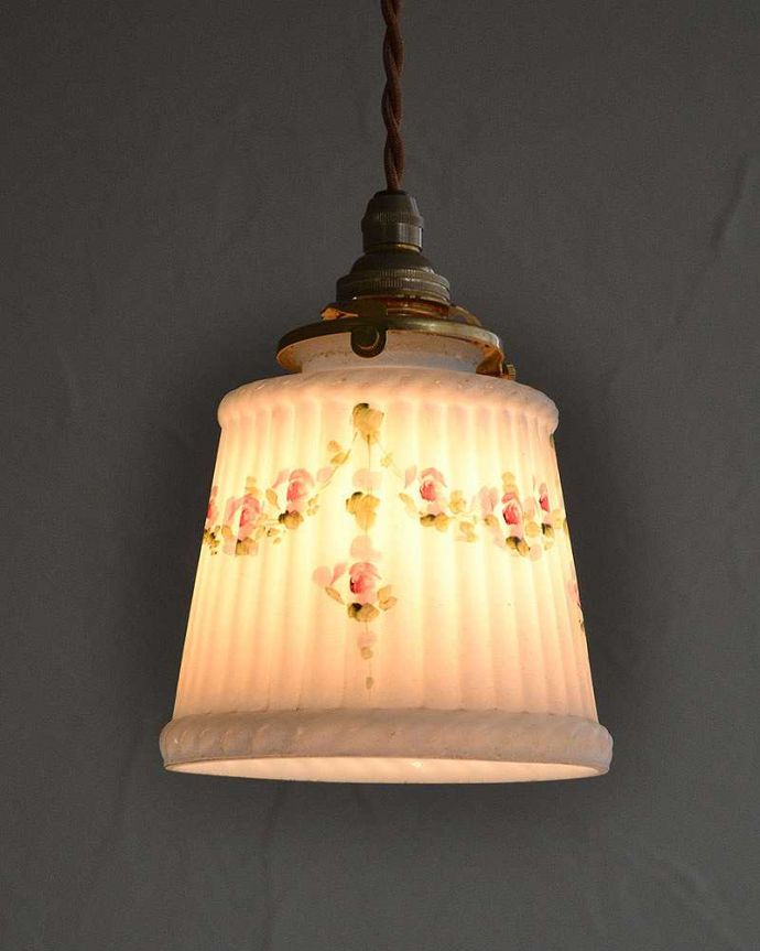 優しい色使いに癒されるアンティークペンダントライト（コード