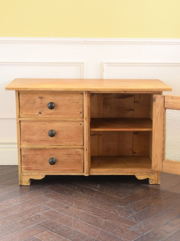 イギリスから届いたオールドパイン材のアンティーク、ナチュラル