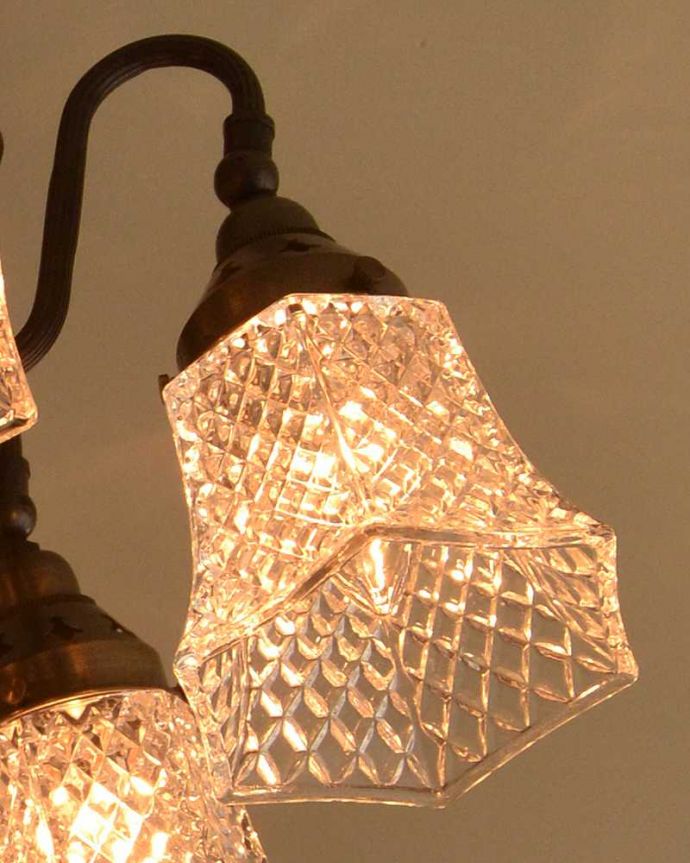 アンティーク風のシーリングタイプの真鍮製シャンデリア（アンティーク