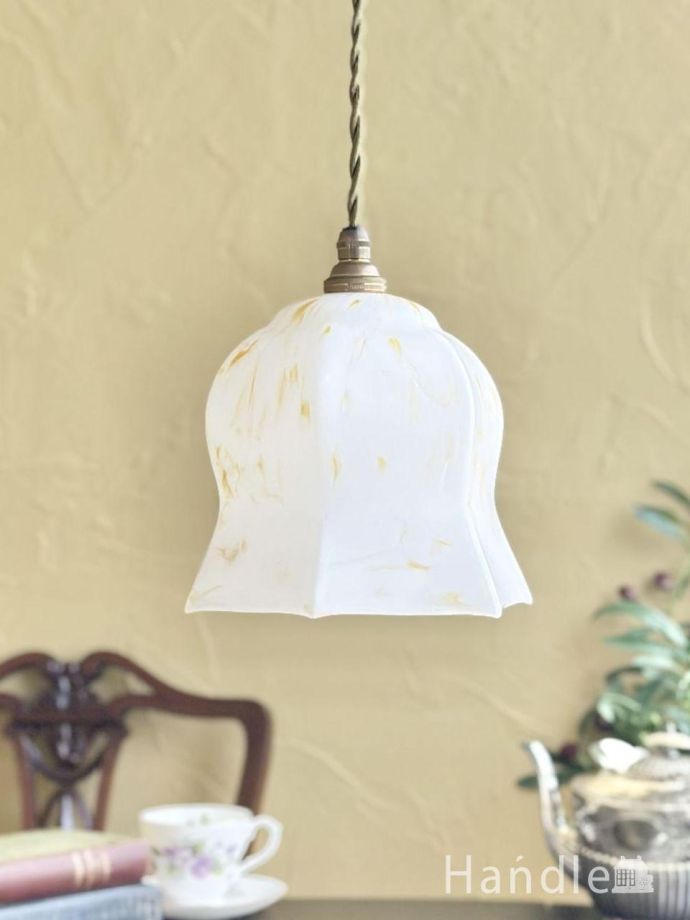 マーブル模様のおしゃれなアンティークガラス、ふんわり丸い形と六角形