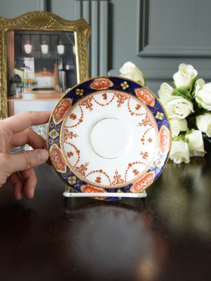 ロイヤルアルバートクラウンチャイナのおしゃれな食器、伊万里デザイン