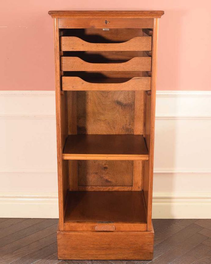 イギリスのアンティーク家具、どこにでも置けるサイズのファイル