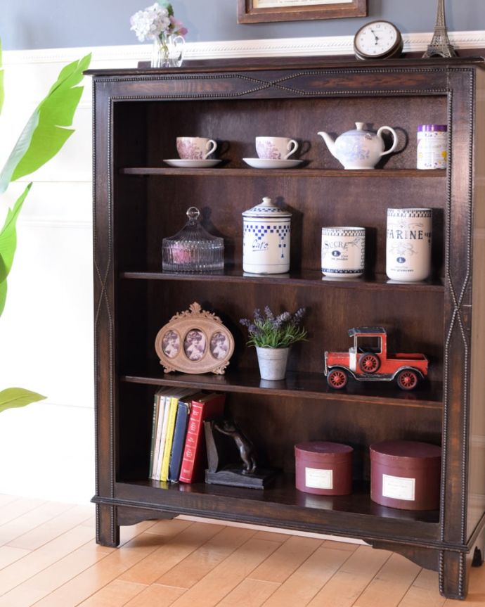 英国スタイルのアンティーク家具、オープン棚のブックシェルフ（本棚