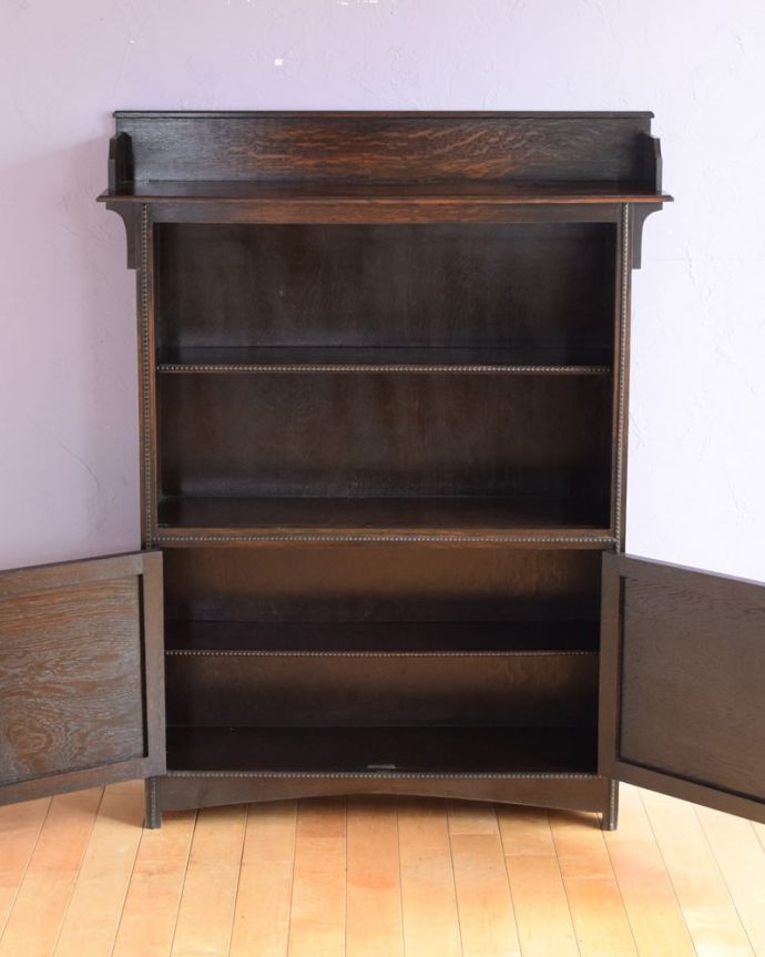 英国のアンティーク家具、扉の収納が付いたオープンタイプのブック