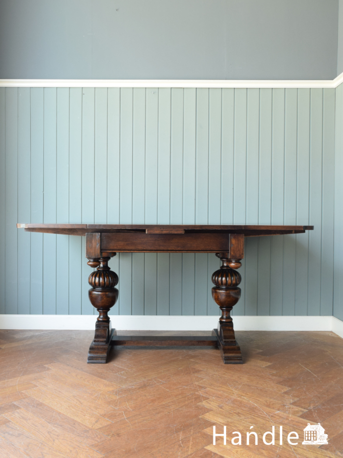 英国アンティークの伸長式ダイニングテーブル、立派なバルボスレッグの