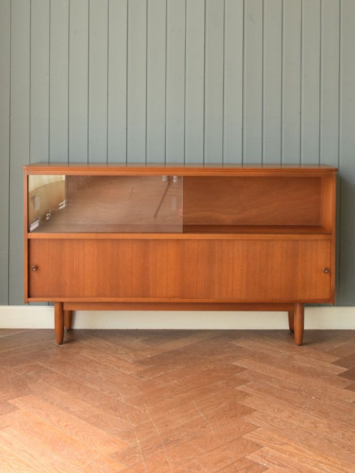 ミッドセンチュリースタイルのおしゃれな家具、北欧スタイルの