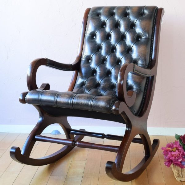 チェスターフィールド | アンティーク家具、チャーチチェアの販売