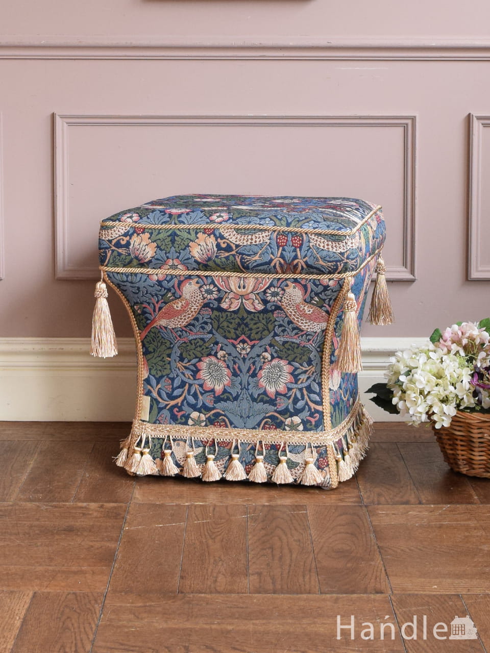 カブリオールレッグがおしゃれなスツール、アンティーク風の猫足の椅子