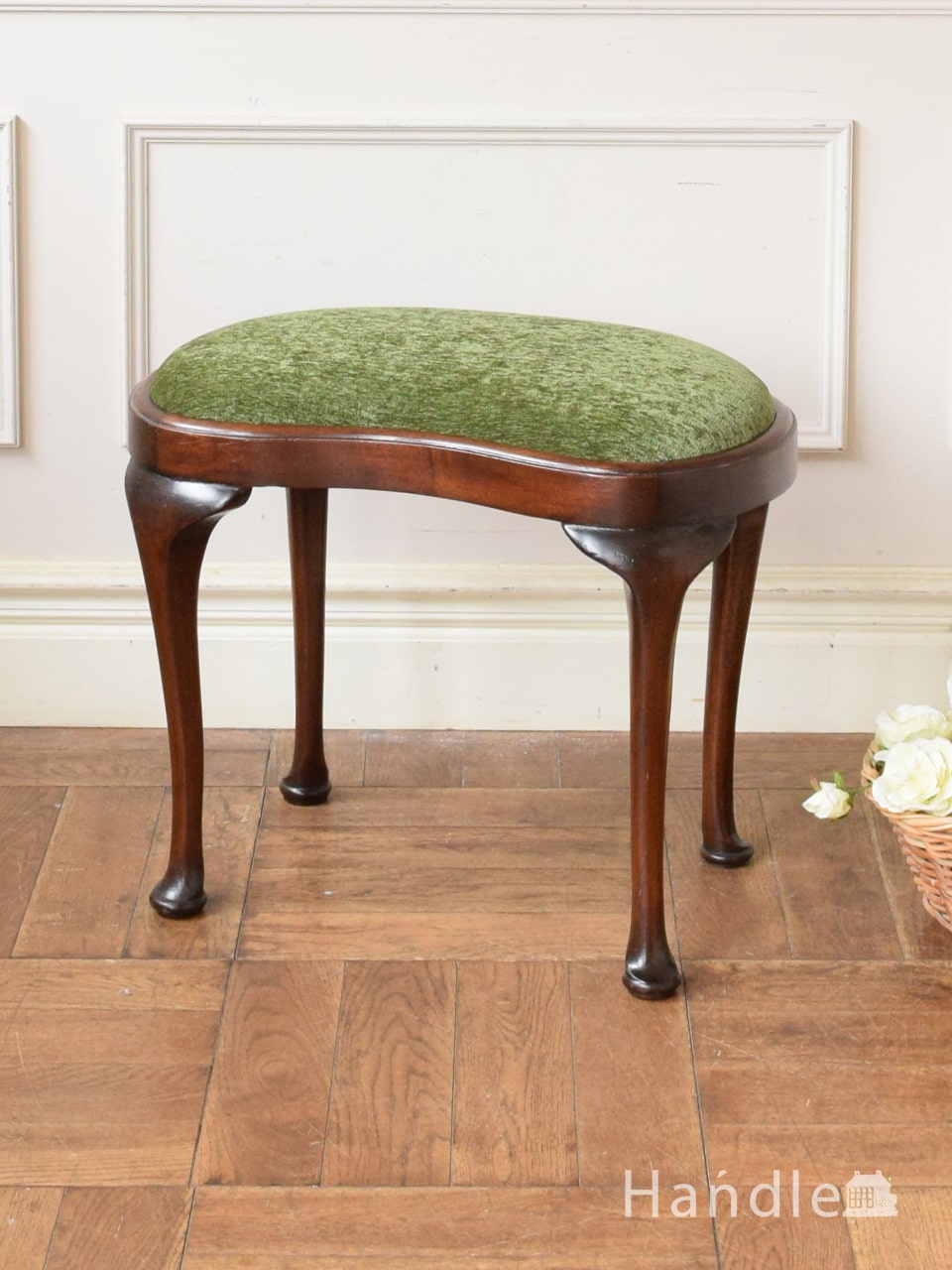 英国マホガニー材のアンティークチェア、猫脚が優雅なキドニー型の