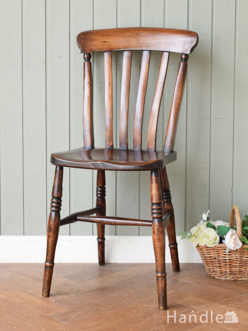 イギリスのおしゃれなダイニングチェア、ナチュラルな雰囲気の