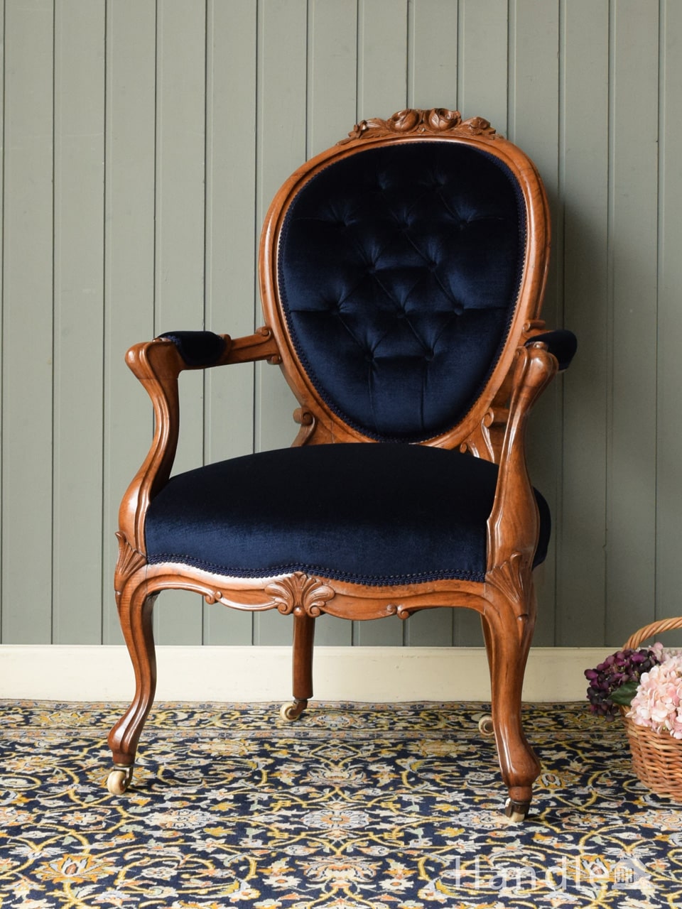 刺繍が美しいフランス生まれのアンティークプチポワンチェア（イエロー