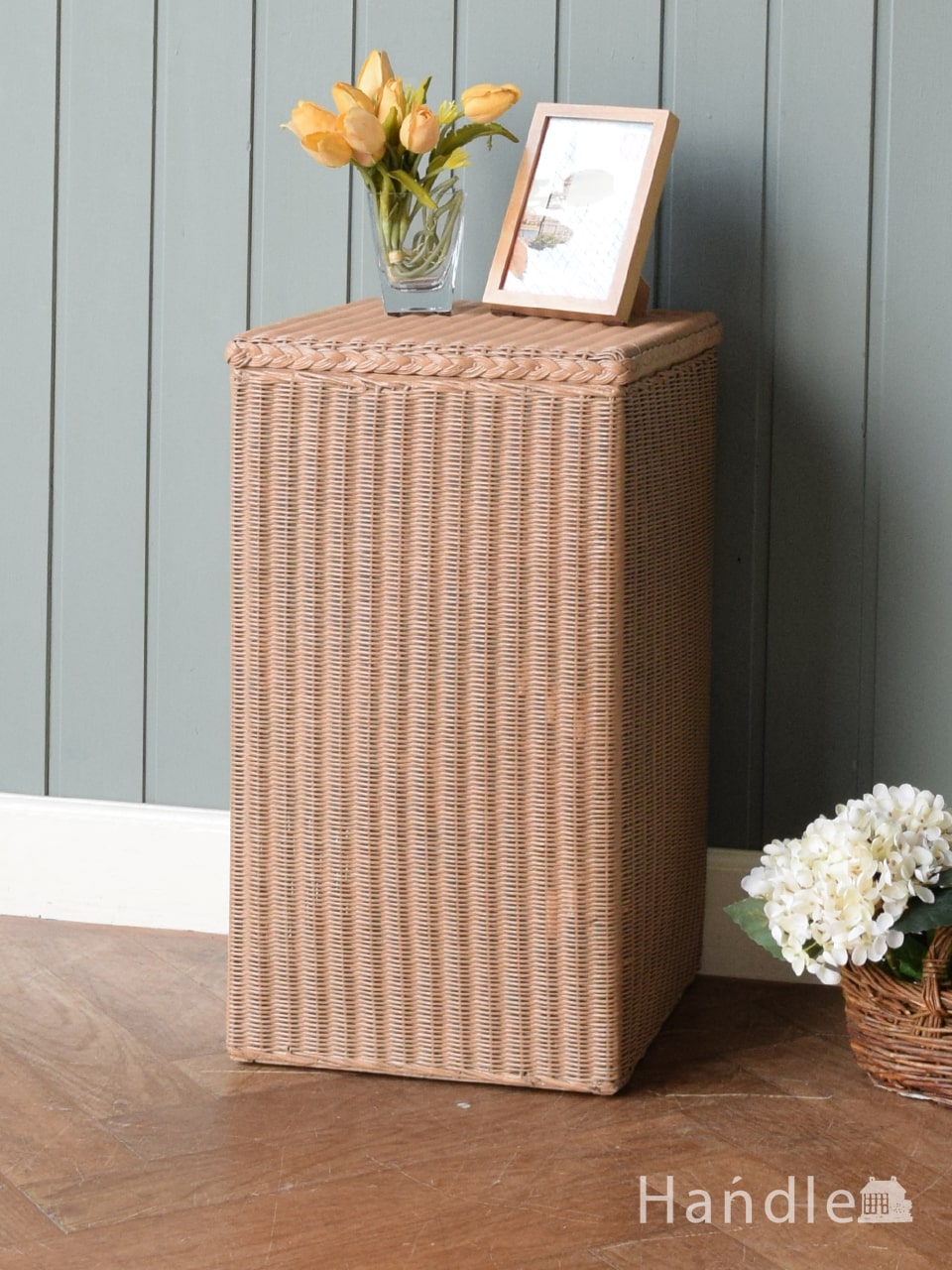 英国アンティークのロイドルームボックス、スクエア型のおしゃれな