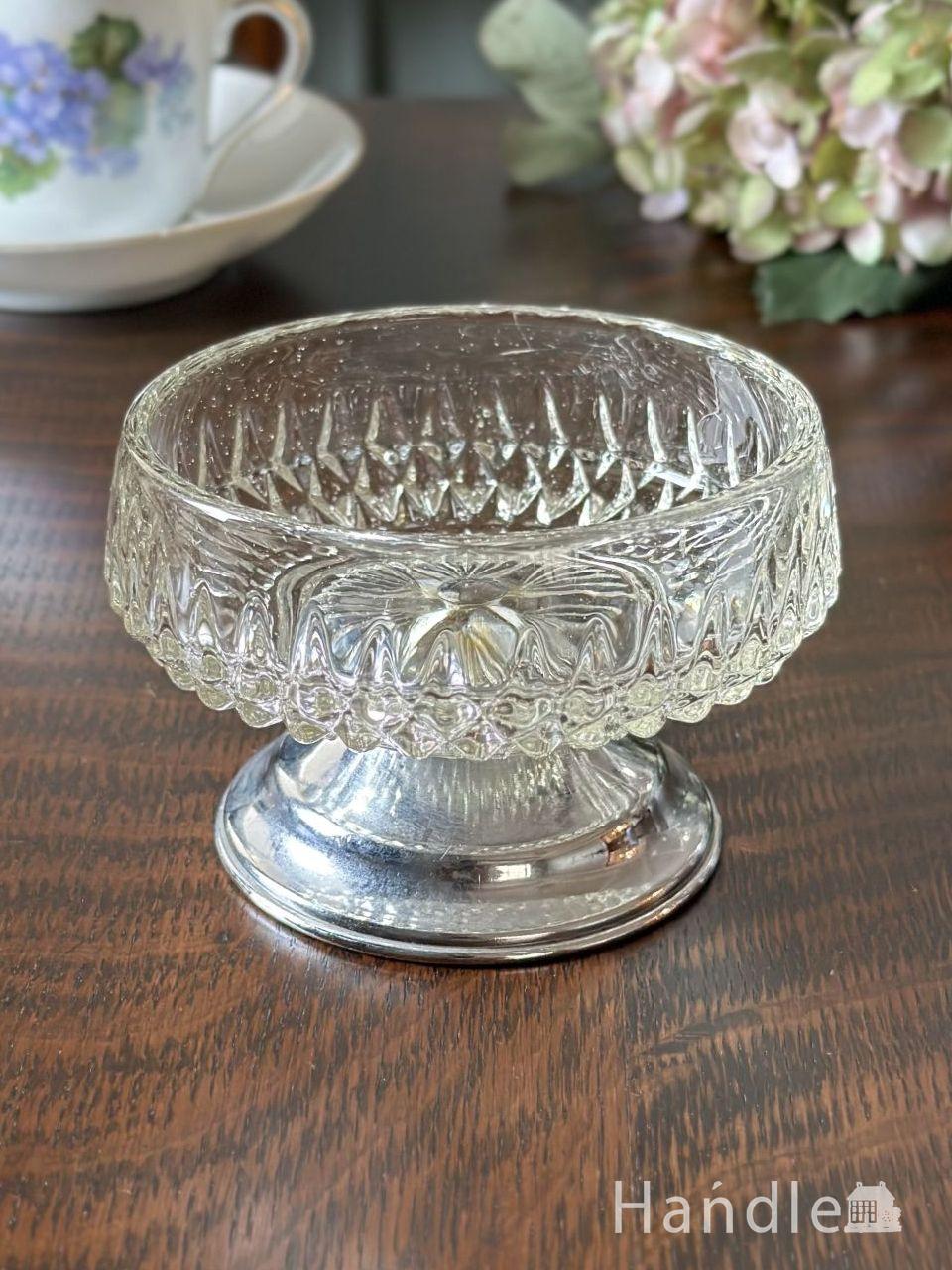 シェル型のアッシュトレイ（灰皿）、ミルクガラスのアンティークプレス