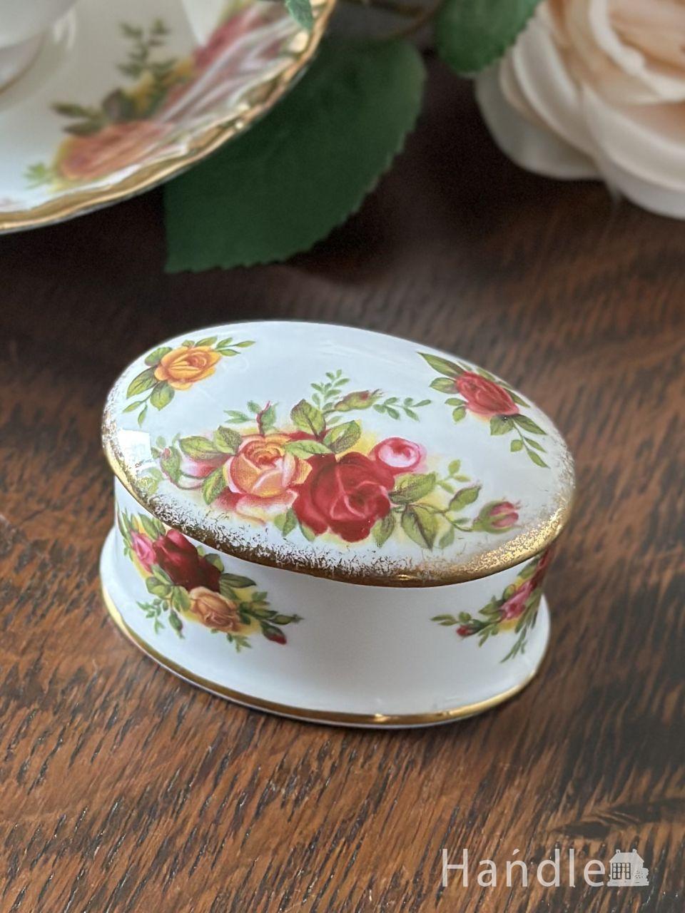 アンティークのガラス雑貨、イギリスから届いたガラスの脚付きの