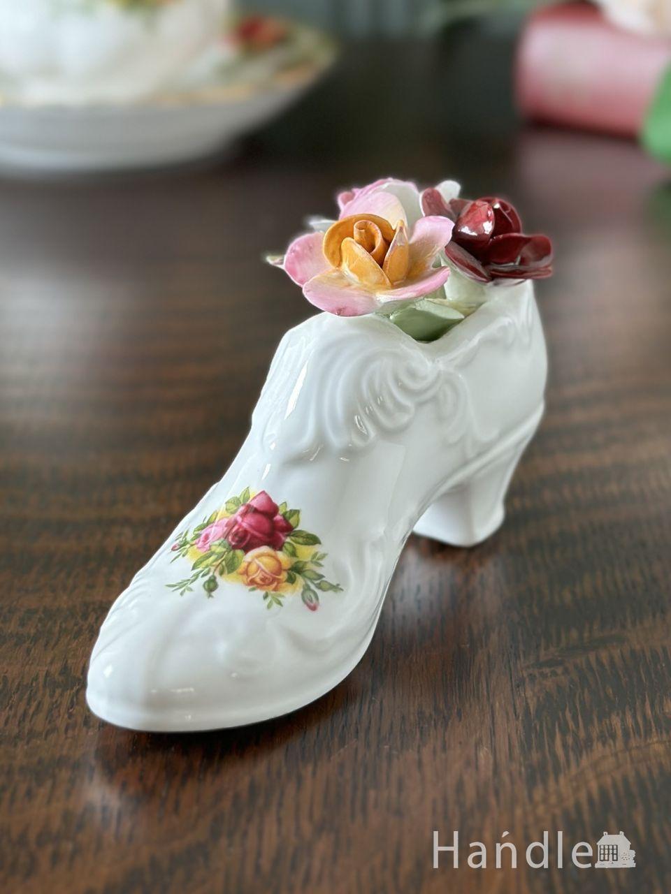 コールポート（Coalport）のフィギュリン、Ladies of fashionシリーズ