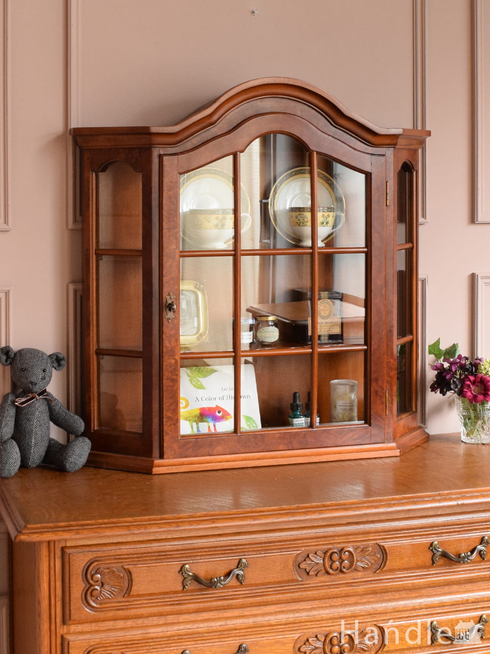 引き戸のヴィンテージガラスキャビネット、コレクションキャビネット