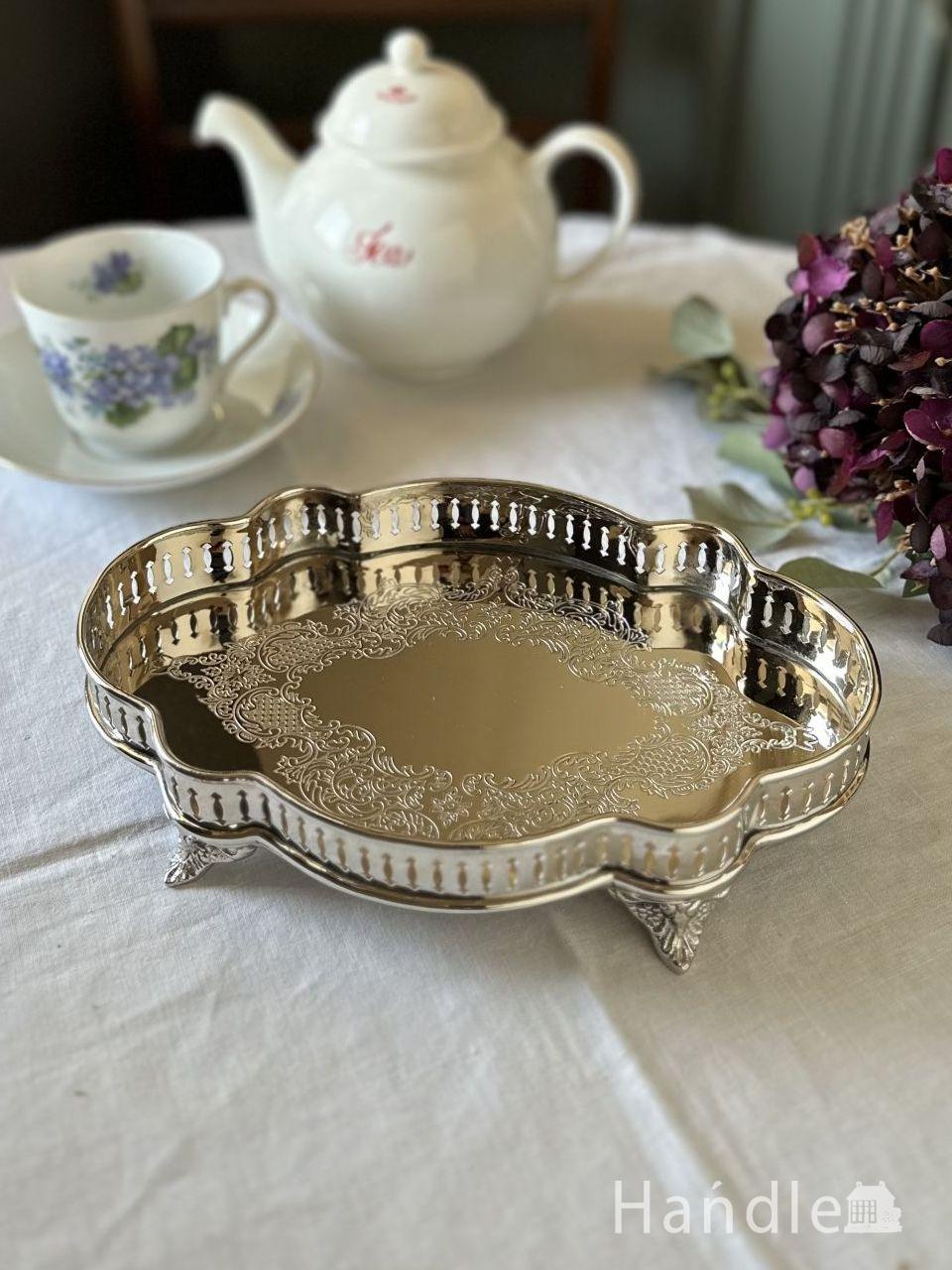 英国アンティーク調の美しいサルヴァ風トレイ、アフタヌーンティーに