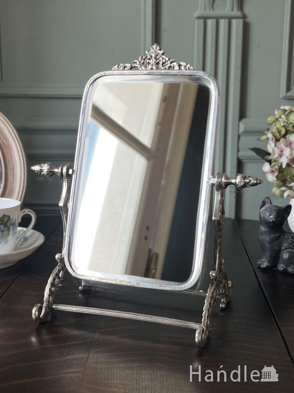 フレンチアンティーク風のおしゃれな鏡、リボンの模様が可愛い壁掛けの