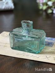 英国のアンティークガラス雑貨、八角形のヴィクトリアンインク瓶(m